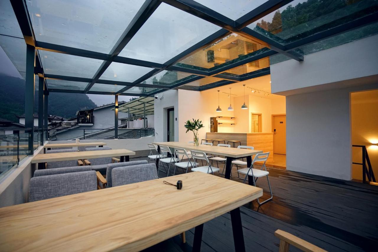 Travel Of Swan International Hostel Zhangjiajie Exterior photo